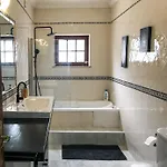 The Far End Surf House - Surf & Yoga Holidays Bed & Breakfast *