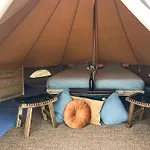 The Far End Surf House - Surf & Yoga Holidays Bed & Breakfast Lourinhã