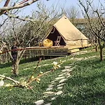 The Far End Surf House - Surf & Yoga Holidays Bed & Breakfast