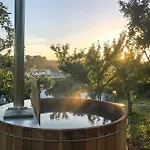 The Far End Surf House - Surf & Yoga Holidays Bed & Breakfast
