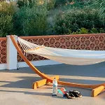 The Far End Surf House - Surf & Yoga Holidays * Lourinhã