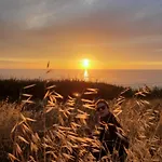 The Far End Surf House - Surf & Yoga Holidays Bed & Breakfast Lourinhã