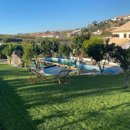 The Far End Surf House - Surf & Yoga Holidays * לוריניה