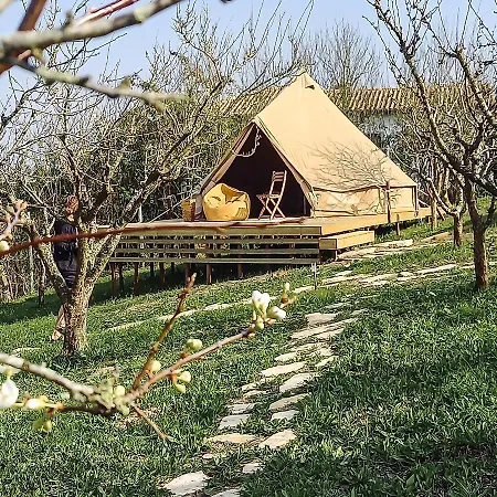 The Far End Surf House - Surf & Yoga Holidays לינה וארוחת בוקר