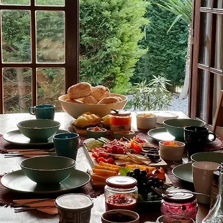 Oda ve Kahvaltı The Far End Surf House - Surf & Yoga Holidays