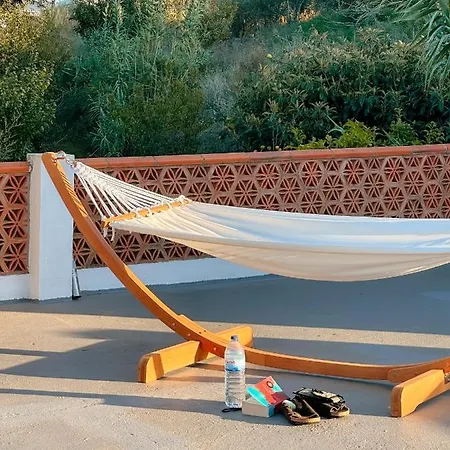 The Far End Surf House - Surf & Yoga Holidays * 로리냐