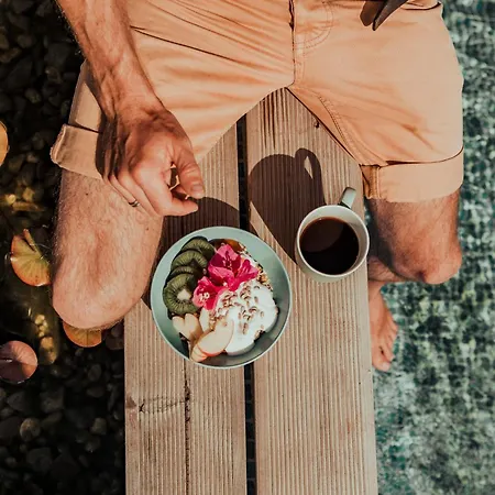 The Far End Surf House - Surf & Yoga Holidays Bed & Breakfast