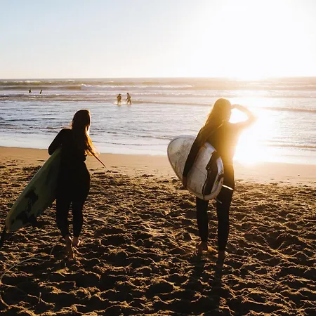 The Far End Surf House - Surf & Yoga Holidays Bed & Breakfast
