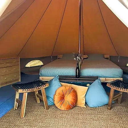 The Far End Surf House - Surf & Yoga Holidays 로리냐