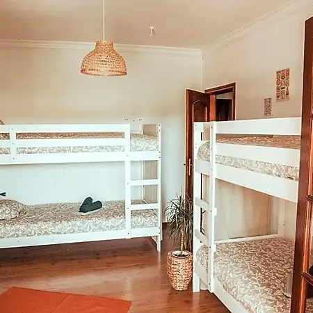 The Far End Surf House - Surf & Yoga Holidays Couette-café *