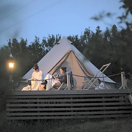 Couette-café The Far End Surf House - Surf & Yoga Holidays *