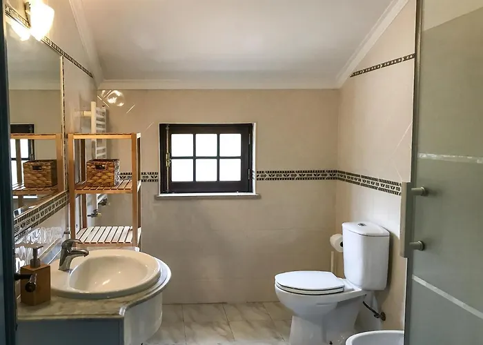 The Far End Surf House - Surf & Yoga Holidays ベッド・アンド・ブレックファスト ロウリニャン