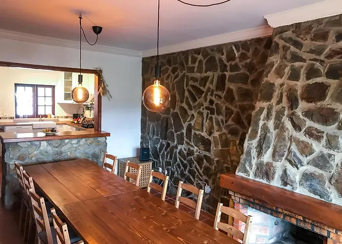 The Far End Surf House - Surf & Yoga Holidays