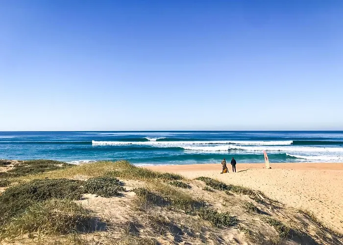 The Far End Surf House - Surf & Yoga Holidays * לוריניה