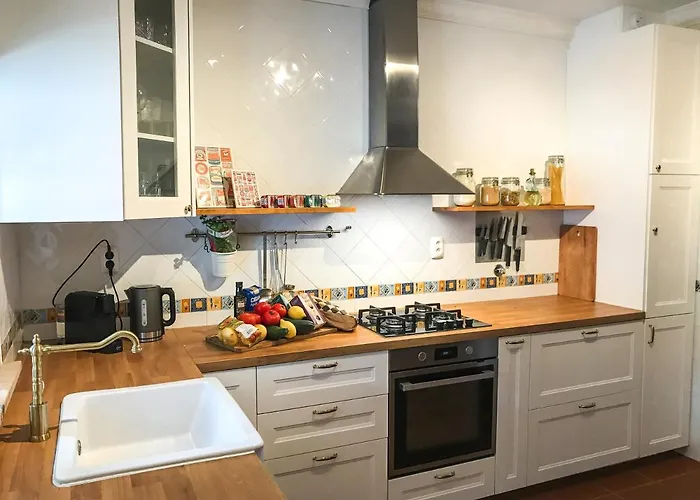 The Far End Surf House - Surf & Yoga Holidays לינה וארוחת בוקר