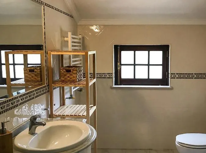 The Far End Surf House - Surf & Yoga Holidays * ロウリニャン