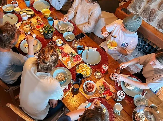 The Far End Surf House - Surf & Yoga Holidays ベッド・アンド・ブレックファスト ロウリニャン