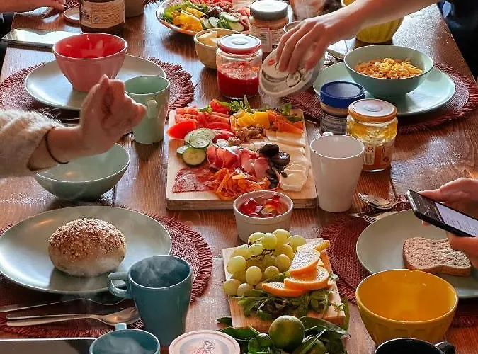 The Far End Surf House - Surf & Yoga Holidays ベッド・アンド・ブレックファスト