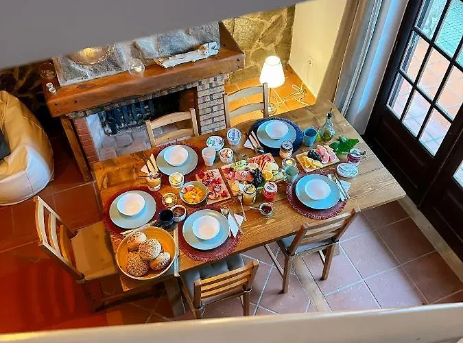 לינה וארוחת בוקר The Far End Surf House - Surf & Yoga Holidays *