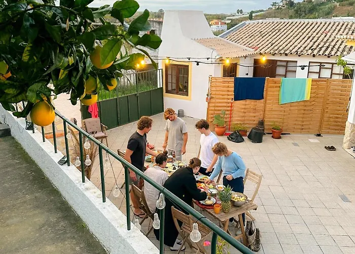 The Far End Surf House - Surf & Yoga Holidays ベッド・アンド・ブレックファスト