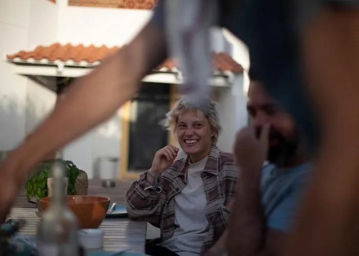 The Far End Surf House - Surf & Yoga Holidays ベッド・アンド・ブレックファスト ロウリニャン