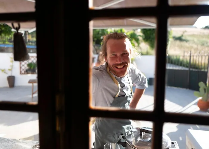 The Far End Surf House - Surf & Yoga Holidays ロウリニャン