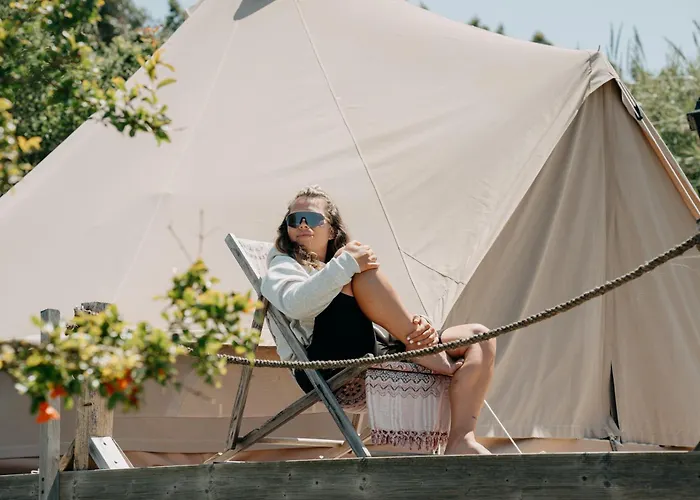 ベッド・アンド・ブレックファスト The Far End Surf House - Surf & Yoga Holidays ロウリニャン