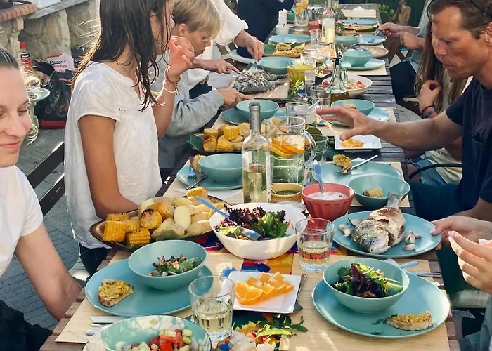 ベッド・アンド・ブレックファスト The Far End Surf House - Surf & Yoga Holidays *